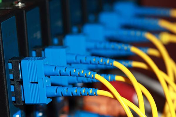 هیئت وزیران تصویب کرد: کاهش درآمدهای دولت از خدمات فیبر نوری برای یاری به توسعه اینترنت FTTH