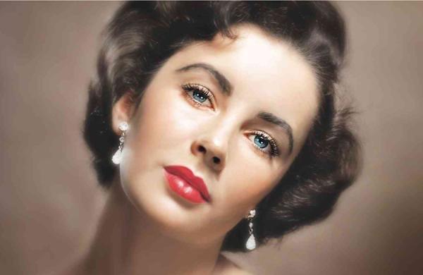 10 راز زیبایی الیزابت تیلور؛ ستاره سینمای کلاسیک